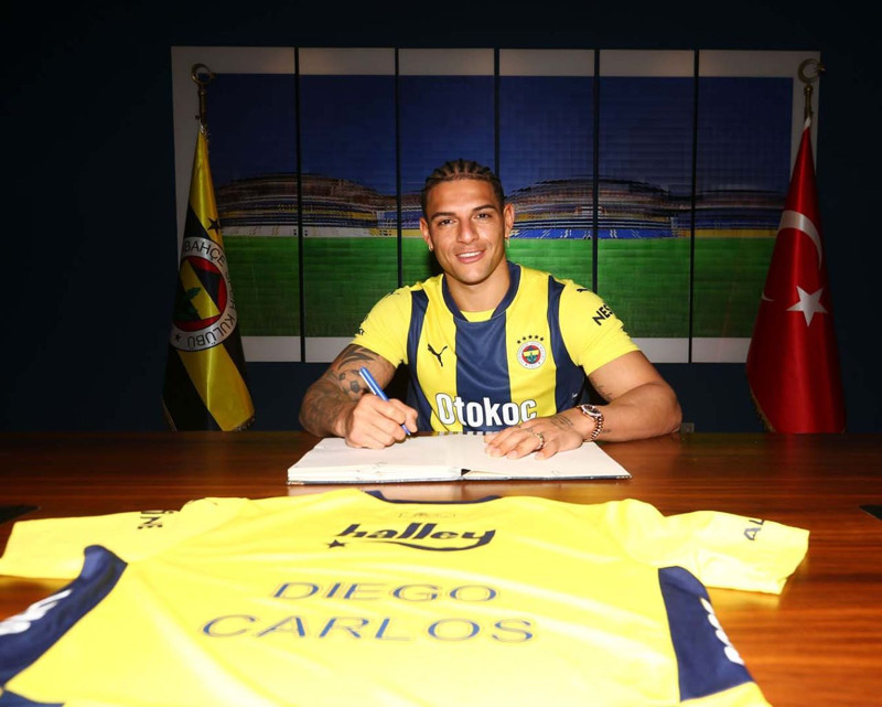 Fenerbahçe'de kriz! Yıldız futbolcu sağlık kontrolüne katılmadı, ulaşılamıyor - Resim: 4