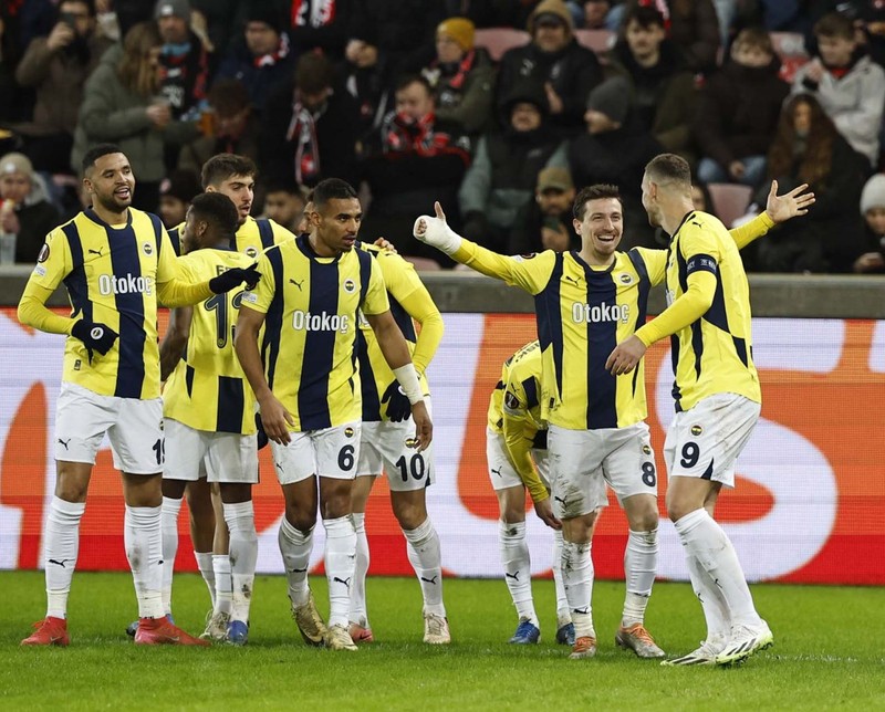 Avrupa Ligi’nde tatsız hafta! Beşiktaş ve Galatasaray kaybetti, Fenerbahçe berabere kaldı! UEFA ülke puanı güncellendi! İşte son durum - Resim: 5