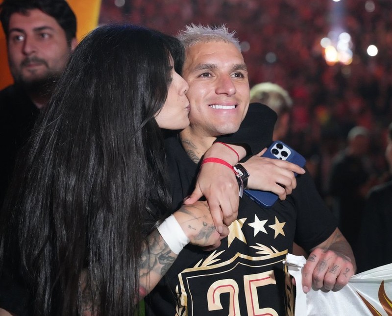 Galatasaray'ın yıldız futbolcusu Lucas Torreira'nın yeni aşkı şampiyonlukla ortaya çıktı! İşte yeni sevgilisiyle ilk kare - Resim: 3