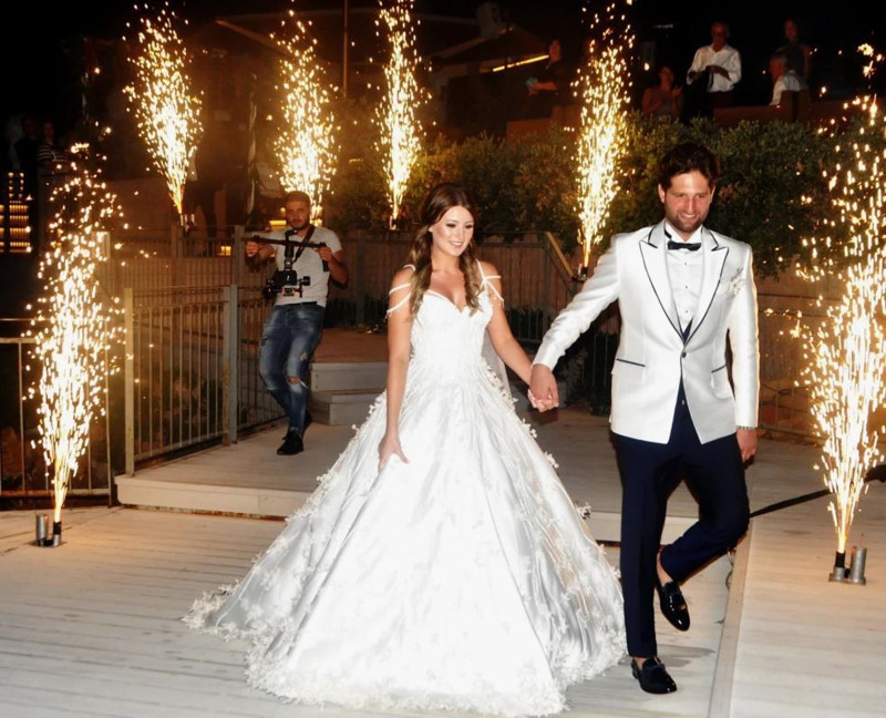 Gizem Karaca kızının yüzünü ilk kez gösterdi! İşte minik Leyla Yaz'ın son hali - Resim: 2