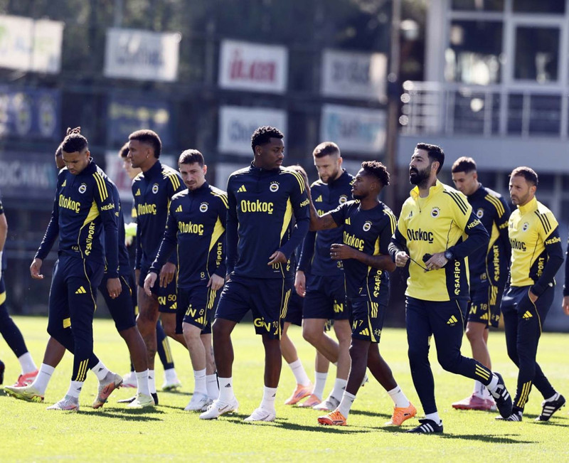 Fenerbahçe’den şok karar! Sadettin Saran biletlerini kesti! İki yıldız teklif gelirse satılacak! - Resim: 11