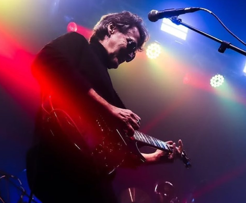 Ünlü gitarist hayatını kaybetti! Dostları acı haberle yıkıldı - Resim: 2