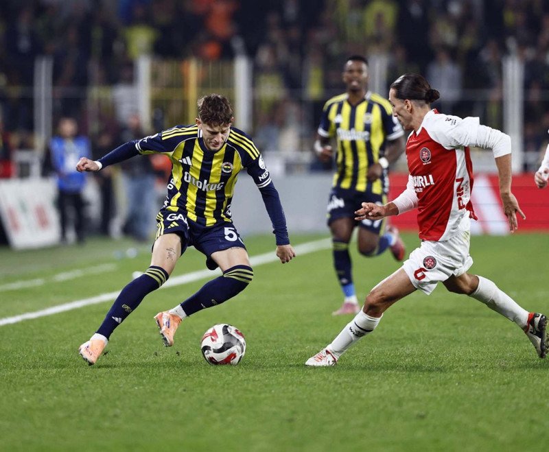 Fenerbahçe taraftarını çıldırttı! 14 milyon euroluk yıldıza büyük tepki! Karagümrük maçı sonrası sosyal medya yıkıldı! - Resim: 9