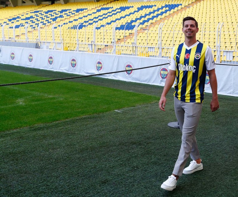 Fenerbahçe’ye kara haber! Kararlarını Ali Koç’a bildirdiler! İsmail Kartal’ın 1.8 milyon euroluk prensi geri dönüyor! - Resim: 6