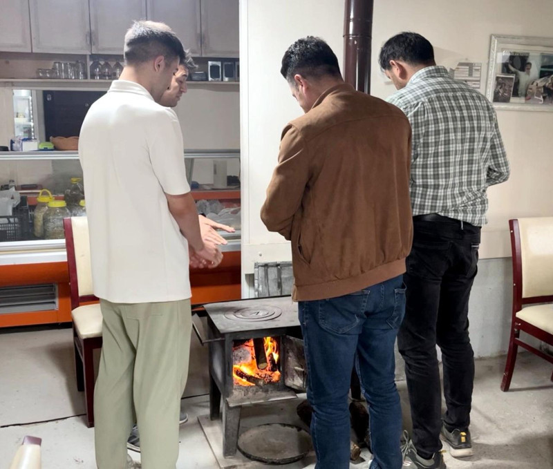 Temmuz ortasında şaşırtan manzara! Geceleri 0 dereceye iniyor, vatandaşlar soba yakmadan duramıyor - Resim: 5