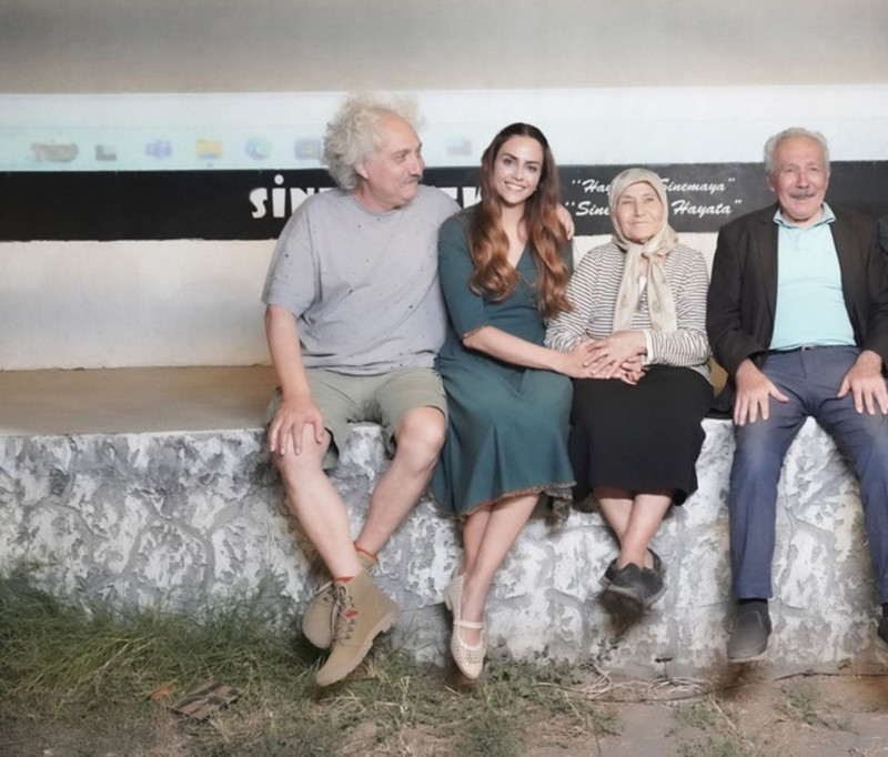 Kuruluş Osman'ın yıldızı Deniz Barut'un sessiz sedasız evlendiği ortaya çıktı! Yönetmen eşi ile aralarındaki yaş farkı gündem oldu - Resim: 4