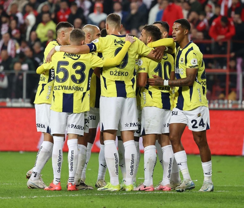 Fenerbahçe’den yıldız futbolcuya rest! Ali Koç ayrılık için tek şart koştu: “7 milyon euro bonservis getir, ayrıl” - Resim: 2