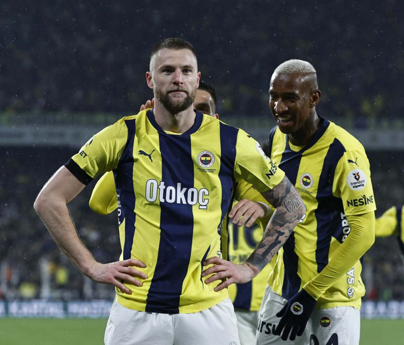 Fenerbahçe’nin 15 milyon euroluk yıldızı Trabzonspor maçında döktürdü! Performansı mest etti! Taraftara da müjdeyi verdi - Resim: 4