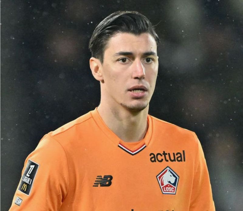 Milli futbolcu Berke Özer'in hayali gerçek oldu! Fransız model sevgilisi paylaştı - Resim: 3