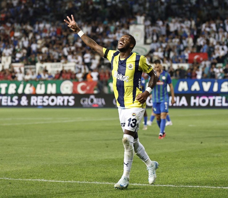 Fenerbahçe’ye Galatasaray derbisi öncesi müjde! Jose Mourinho’nun 4 gol, 8 asist yapan jokeri geri dönüyor - Resim: 5