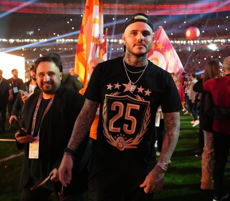Galatasaray'ın yeni yengesi China Suarez'dan şampiyonluk pozu! Mauro Icardi ile kutladılar - Resim: 5