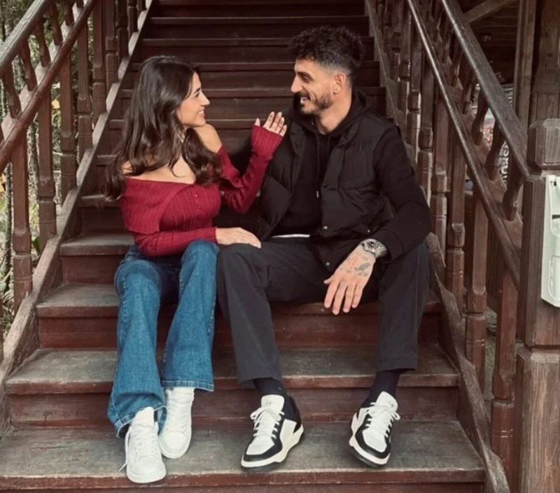 Çağlar Hazal'dan futbolcu sevgilisi Samet Akaydin'a romantik kutlama! "Seni her şeyden çok seviyorum" - Resim: 3