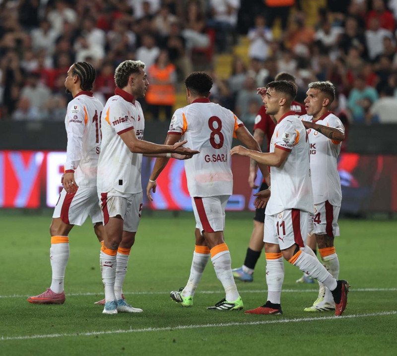 Transfer piyasası karışacak! Galatasaray’ın gözbebeğine resmi ilgi! Cimbom 45-50 milyon euro bonservis istiyor - Resim: 1