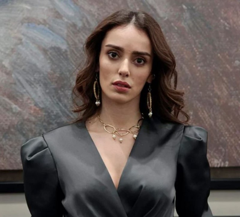 Güzel oyuncu Bestemsu Özdemir'den estetik itirafı! - Resim: 8