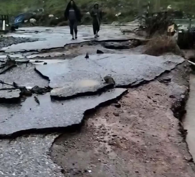 İzmir ve Muğla'yı sağanak vurdu! Yollar göle döndü! Evleri su bastı - Resim: 5