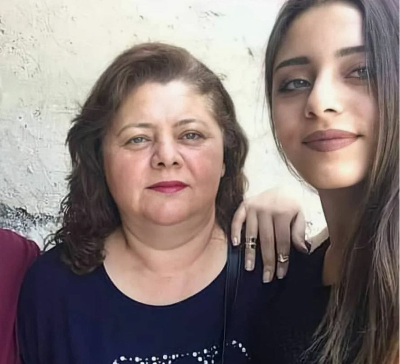 Kızılcık Şerbeti'nin Doğa'sı Sıla Türkoğlu'nun annesini görenler şaştı kaldı! "Birbirlerinin kopyasıymış!" - Resim: 6