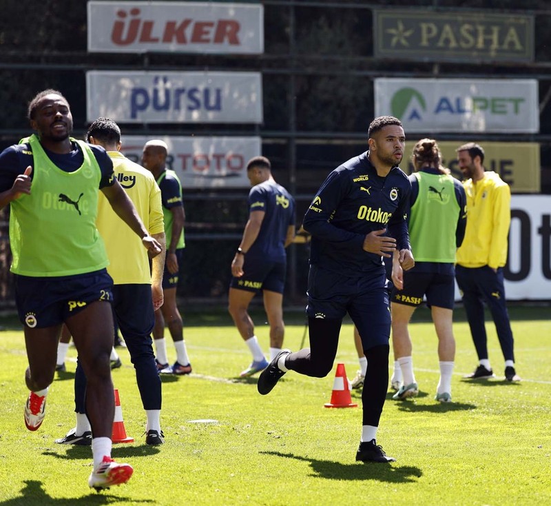 Fenerbahçe’ye 50 milyon euroluk dünya yıldızı! Ali Koç transfer için kolları sıvadı! Transfer olursa taraftarlar havalimanına akın eder - Resim: 1