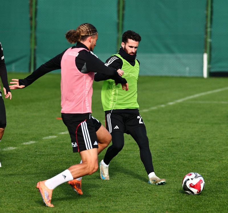 Beşiktaş’ta beklenen oldu! Rafa Silva’dan herkesi şaşırtan hareket! - Resim: 5