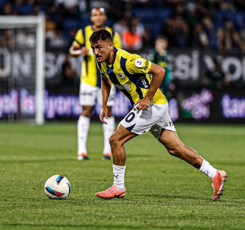 Transferde evdeki hesap çarşıya uymadı! Fenerbahçe’nin 25 milyon dolarlık hayali buhar oldu! Yıldız futbolcu gittiği gibi geri dönüyor - Resim: 7