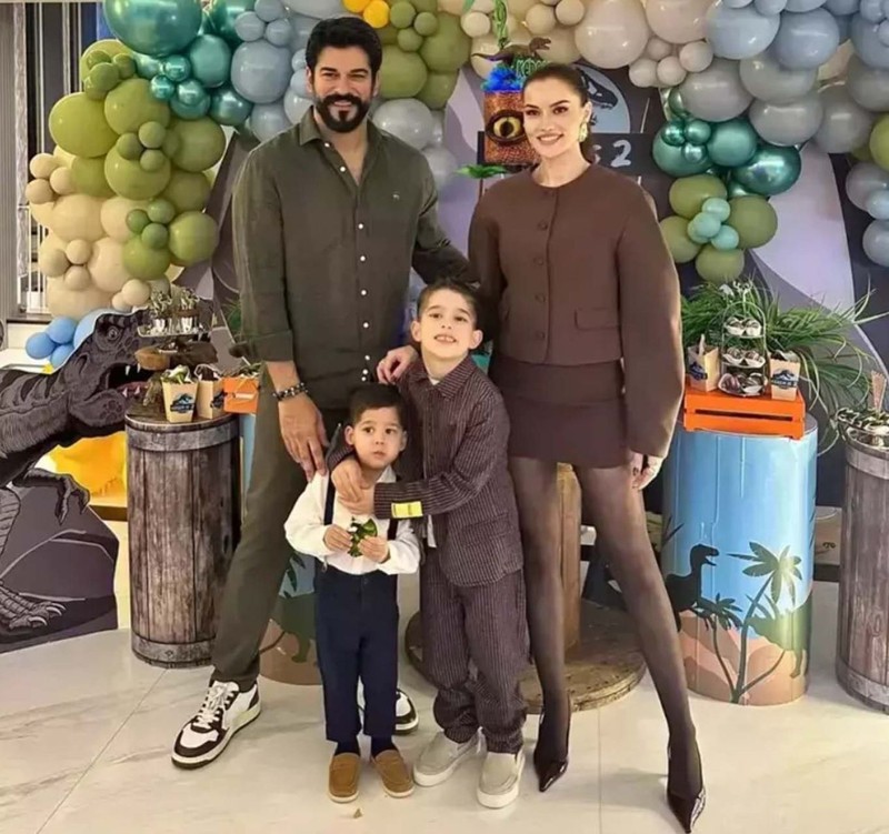 Fahriye Evcen’den Instagram paylaşımları! Kerem ve Karan büyüyor! İşte son halleri - Resim: 3