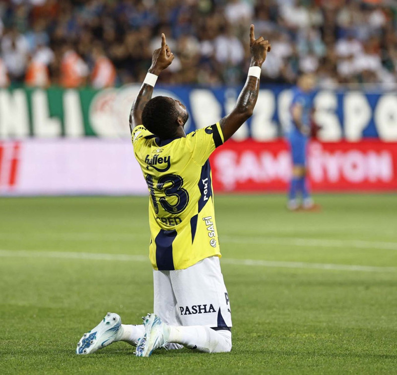 Fenerbahçelileri üzecek transfer gelişmesi! 12 milyon euroluk yıldız için gemileri yaktılar! Dev kulüp transfer için her şeyi yapacak - Resim: 6