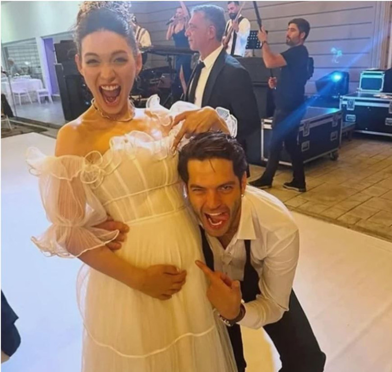 Düğün gününde hamile olduğunu duyurmuştu! Beste Kökdemir ile Fazlı Erdinç Çatak'ın oğulları dünyaya geldi - Resim: 3