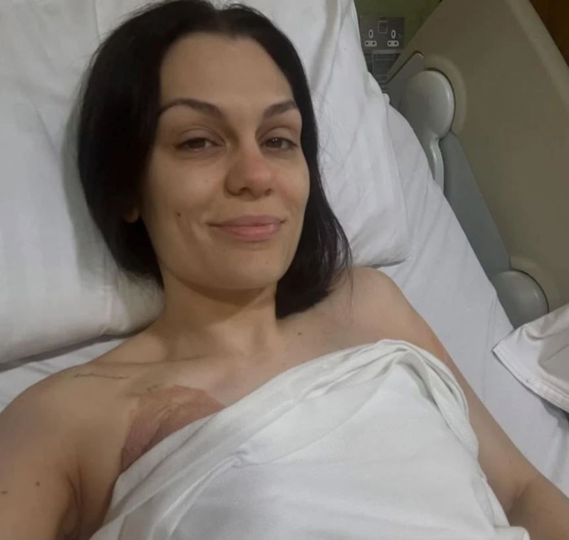 Meme kanserine yakalanmıştı! Ünlü şarkıcıdan haber geldi - Resim: 3