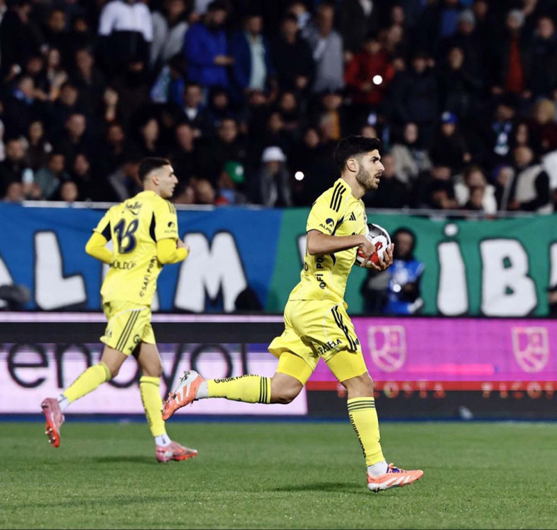 Fenerbahçeliler çok sevinecek! Yıldız futbolcu 20 milyon euro verilse de satılmayacak! - Resim: 12