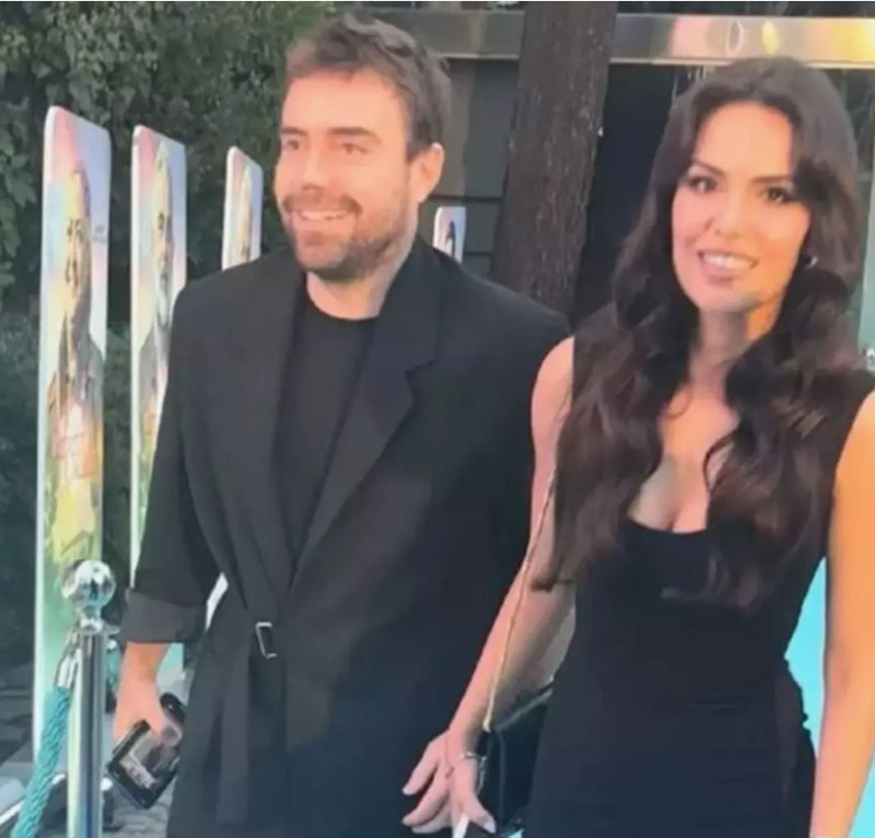 Murat Dalkılıç ve sevgilisi Özgü Kaya'dan romantik kare! Düğünde aşka geldiler - Resim: 2