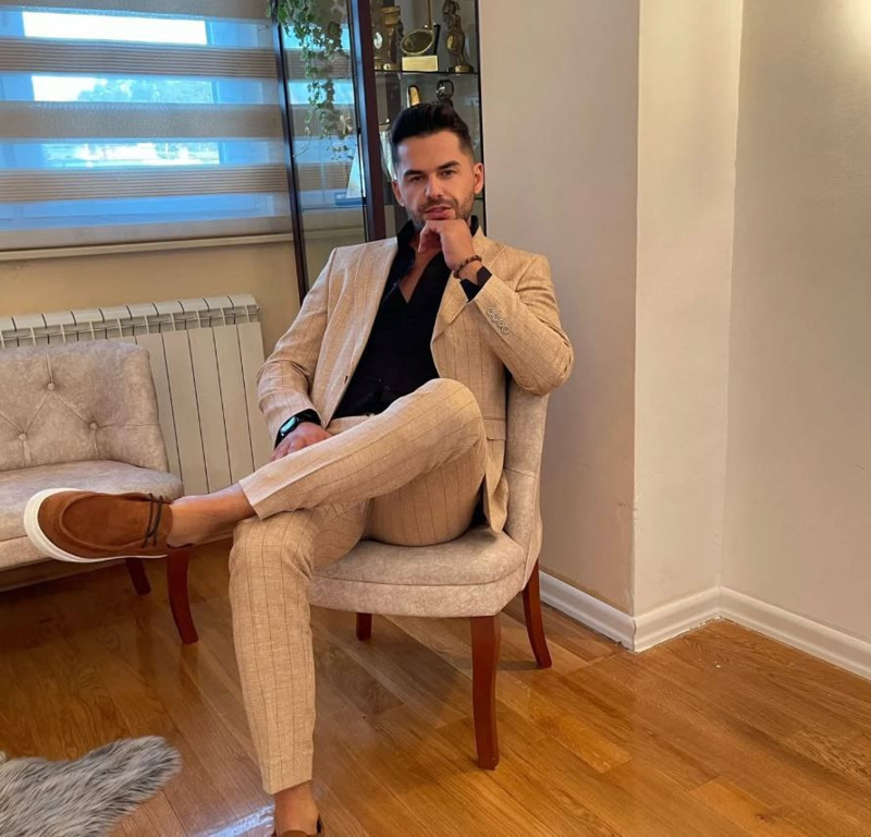 Ünlü şarkıcıdan acı haber! Sahnede kalp krizi geçirerek hayatını kaybetti - Resim: 8