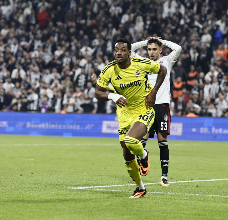 Beşiktaş- Fenerbahçe derbisine hakem Ali Yılmaz damga vurdu! 2 penaltı ve 2 kırmızı kartı atladı! İşte tartışmalı pozisyonlar - Resim: 4