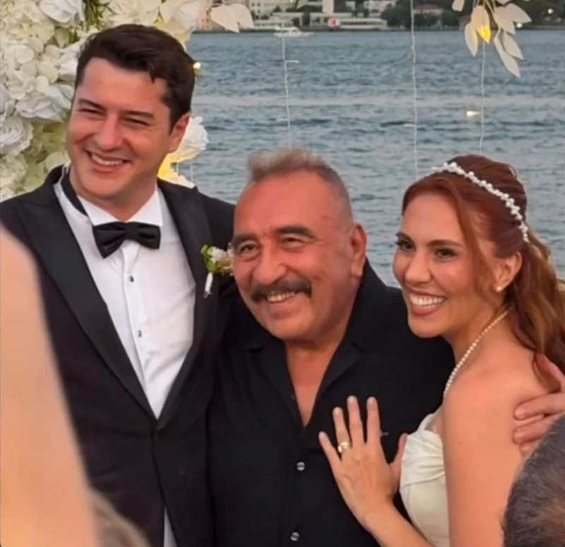 Ümit Besen’in ağır ceza hâkimi kızı Ezgi Besen evlendi! İşte nikah töreninden ilk kareler - Resim: 2