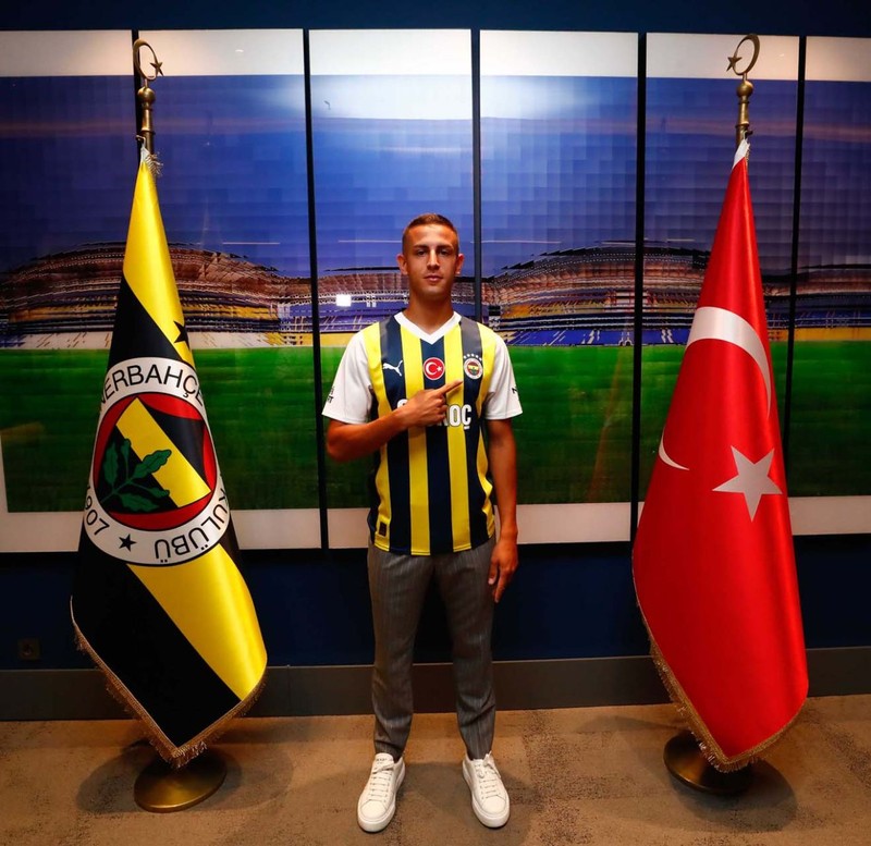 Transferin hızlı takımı Fenerbahçe’de 4.ayrılık! 1.5 milyon euroluk yıldız Acun Ilıcalı’nın yeni takımına gidiyor! - Resim: 8