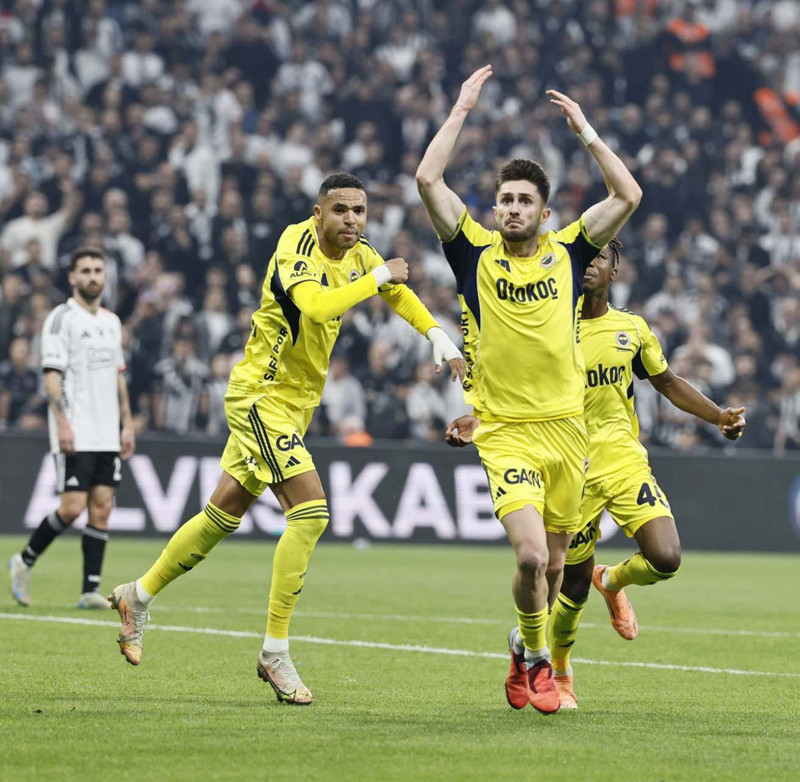 Beşiktaş- Fenerbahçe derbisine hakem Ali Yılmaz damga vurdu! 2 penaltı ve 2 kırmızı kartı atladı! İşte tartışmalı pozisyonlar - Resim: 2