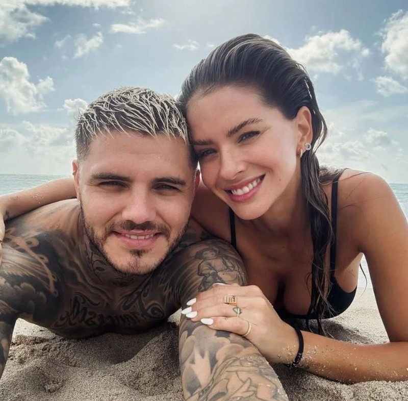 Galatasaray'ın yıldız futbolcusu Icardi nişanlandı! Eski eşi Wanda Nara'dan olay paylaşım geldi - Resim: 2