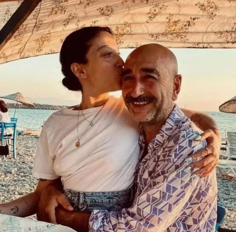 Eşiyle aralarındaki yaş farkı gündem olmuştu! Melike Şahin'den sahnede ilan-ı aşk - Resim: 5