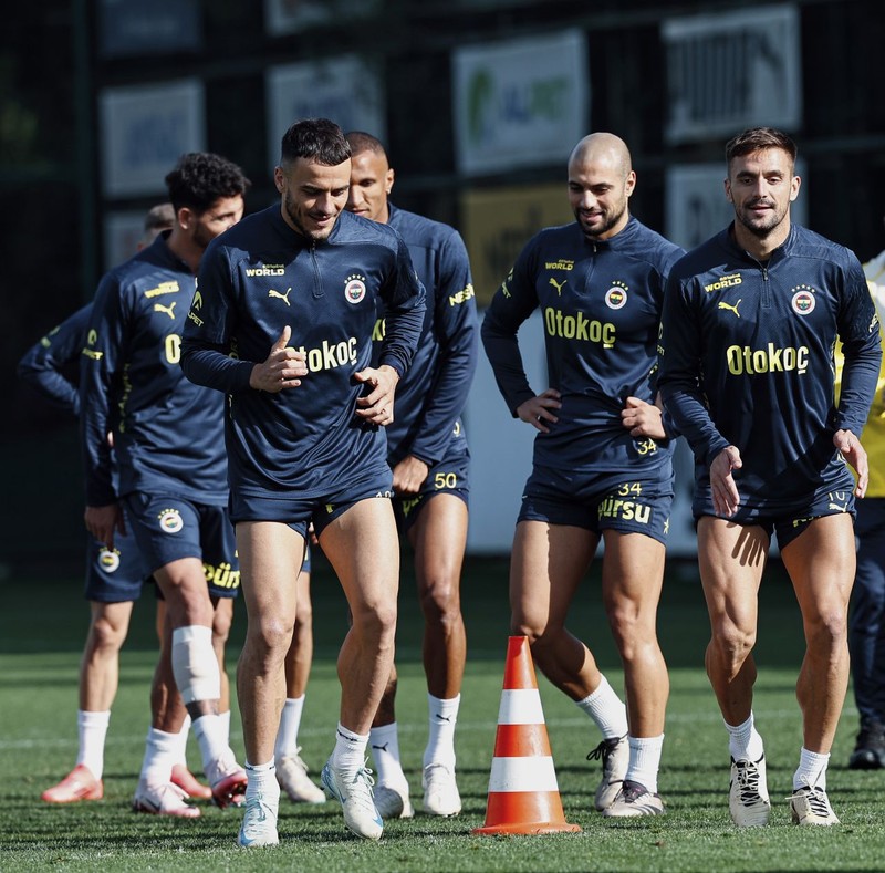 Fenerbahçe’de Dzeko ve Tadic’ten sonra beklenmedik ayrılık! 3 yıllık serüven bitti! Sezonu sonu gidiyor - Resim: 1