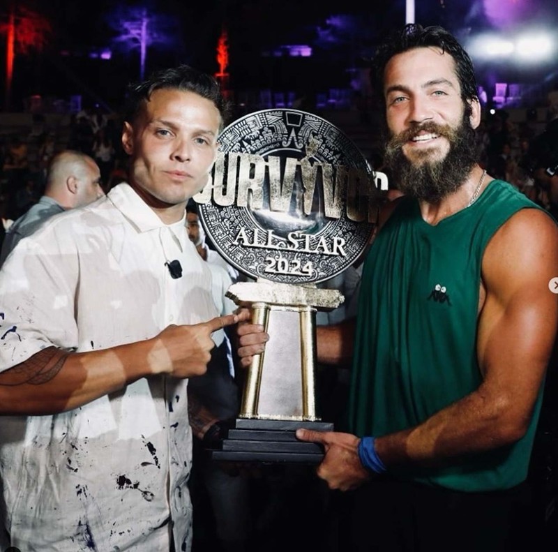 Survivor Murat Ceylan aşkını sosyal medyadan ilan etti! Güzel oyuncuyla pozlarını peş peşe paylaştı - Resim: 1