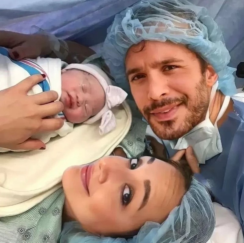 Hande Erçel ve Barış Arduç'un o sahnelerine tepki yağdı: "Bu kadarı çok fazla" - Resim: 5