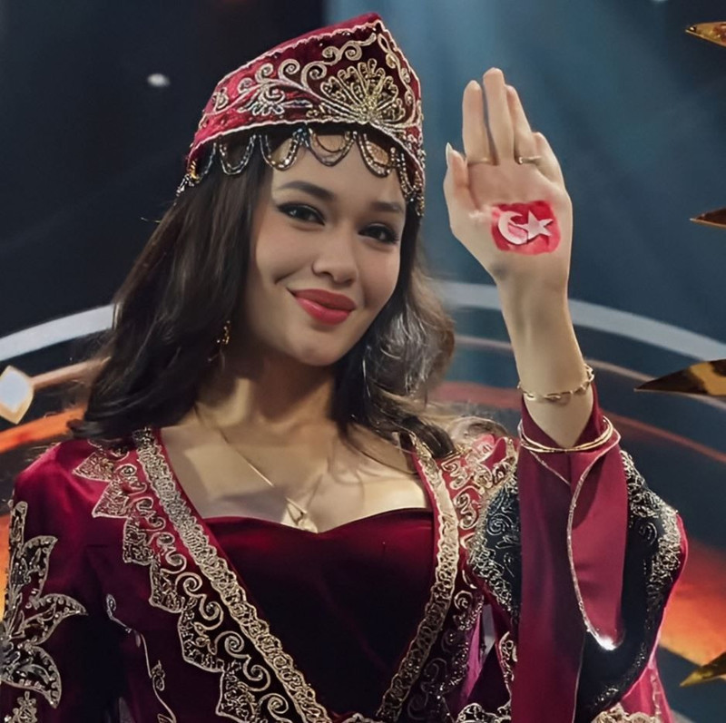 Miss Universe'de Türkiye'yi temsil etmişti! Ceren Arslan'ın eski sevgilisi milli voleybolcu çıktı! - Resim: 3