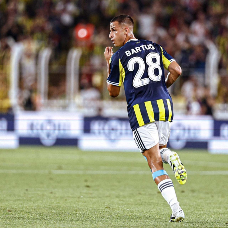 Birçok takımdan transfer teklifi almıştı! Karar verildi!  1.4 milyon euroluk yıldız Fenerbahçe’de kalıyor! - Resim: 4