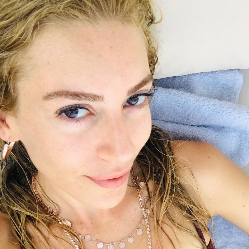 Çiçeği burnunda anne Sinem Kobal Instagram hesabından bu fotoğrafı paylaştı! Sinem Kobal instagram paylaşımları… - Resim: 10