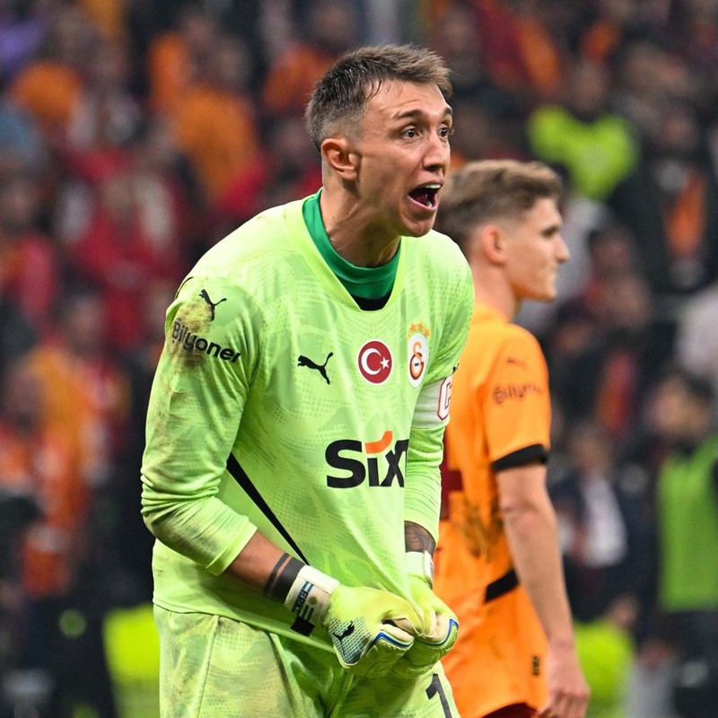 Galatasaray’da Muslera sıkıntısı! Hatalarının bedeli ağır oldu - Resim: 2