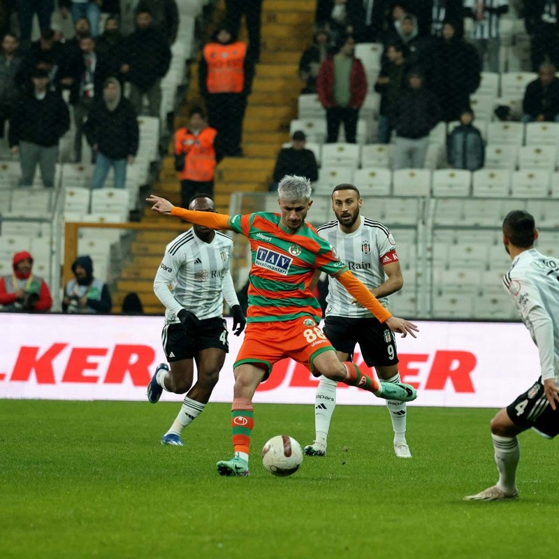 Galatasaray, Eren Elmalı transferinden vazgeçti! Rotayı milli futbolcuya kırdı! Dursun Özbek 2.4 milyon euroluk yıldız için görüşmeler başladı - Resim: 4