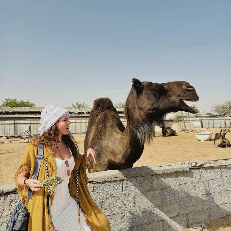 Ebru Şahin'in yeni tatil rotası belli oldu! Abu Dhabi çöllerinde pozlar verdi! - Resim: 4