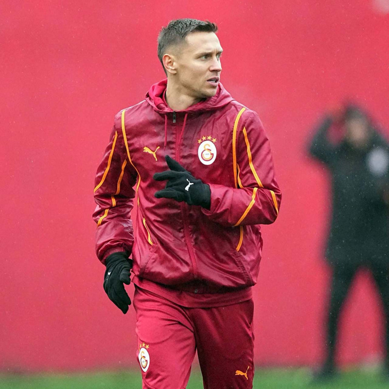 Galatasaray’da onlara yer yok! 26 milyon euroluk 3 yıldızın bileti kesildi! Takımdan gönderilecekler - Resim: 4