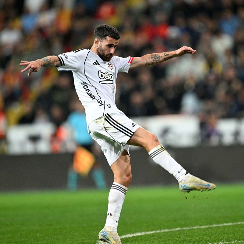 Beşiktaş'tan ayrılma kararı almıştı! O takım Rafa Silva için pusuda! İlk fırsatta adım atacaklar - Resim: 1