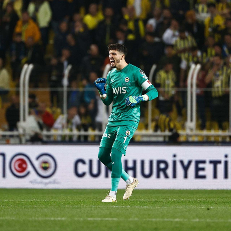İstanbul devinden olay transfer! Altay Bayındır, Süper Lig’e geri dönüyor! - Resim: 1