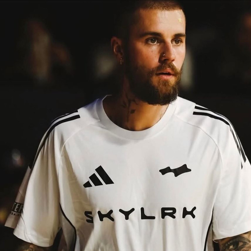 Justin Bieber'den herkesi şoke eden hareket! Açık alanda tuvaletini yaparken yakalandı - Resim: 1