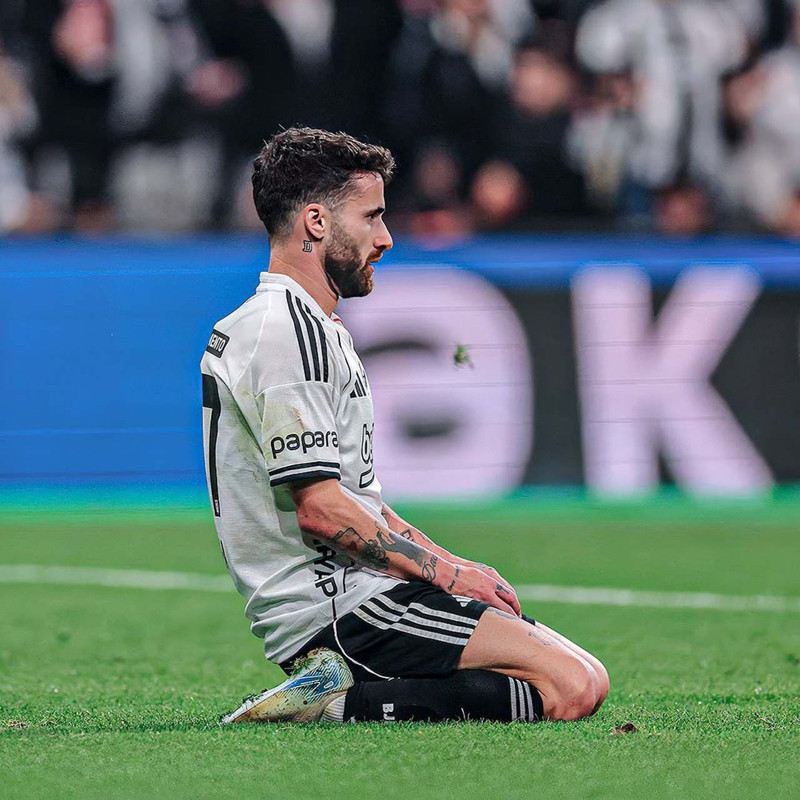 Beşiktaş’ta beklenen oldu! Rafa Silva’dan herkesi şaşırtan hareket! - Resim: 2